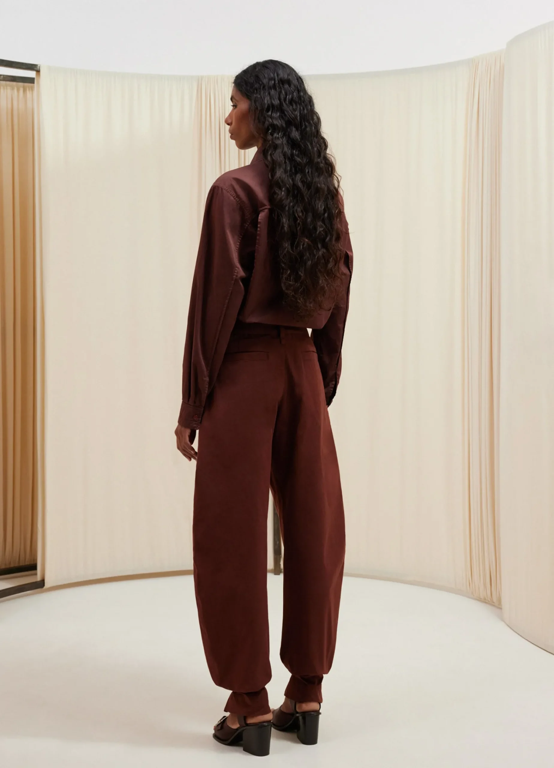 Online PANTALON FUSELÉ ET CEINTURÉ Femme Pantalons