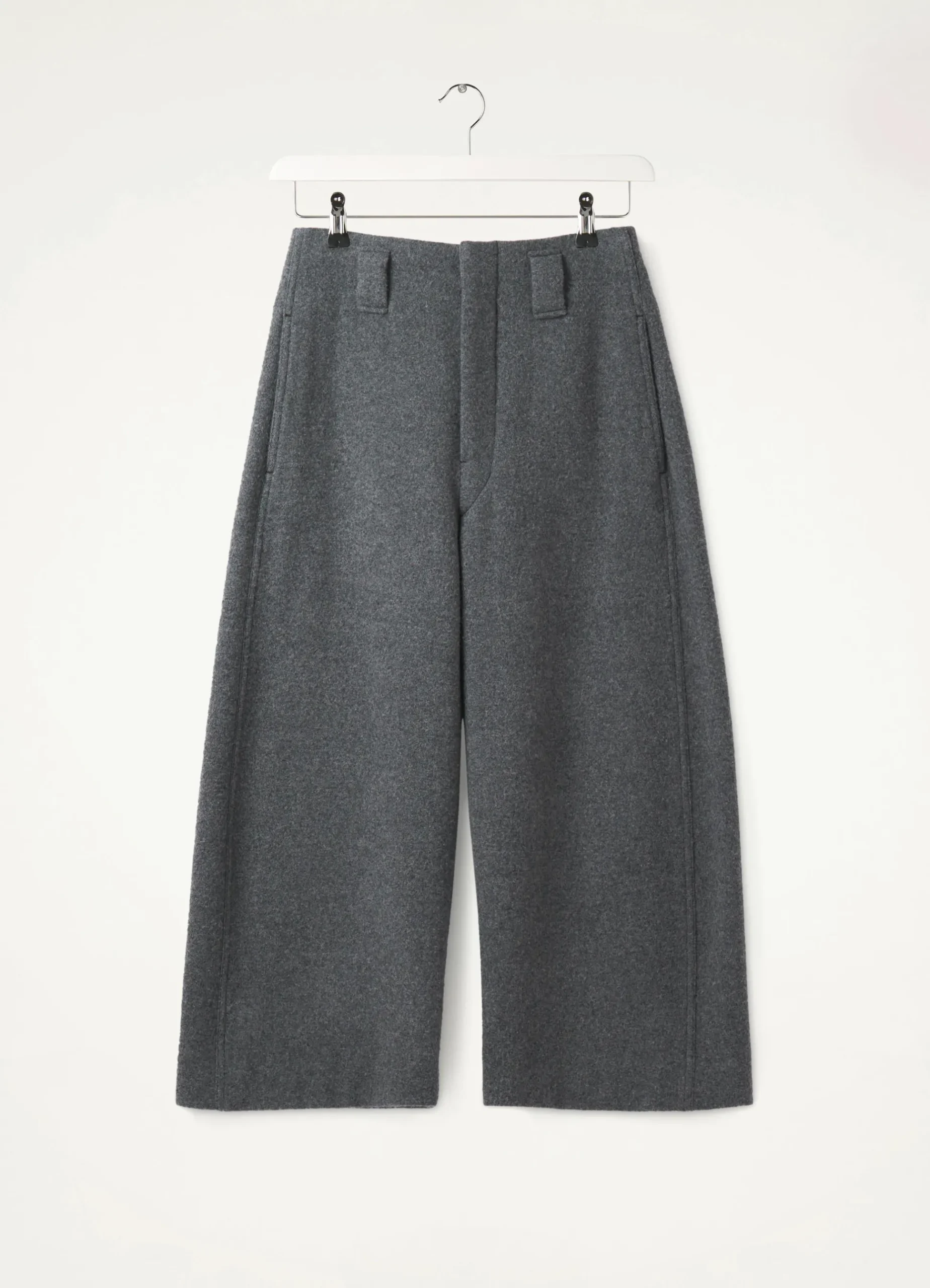 Online PANTALON INCURVÉ COURT Femme Pantalons